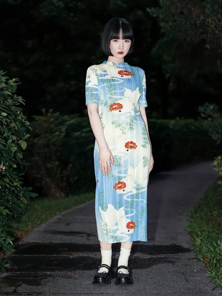 Chahua Jinyu 茶花金鱼 Camellia Goldfish New Chinese Style Accordion Pleat Qipao