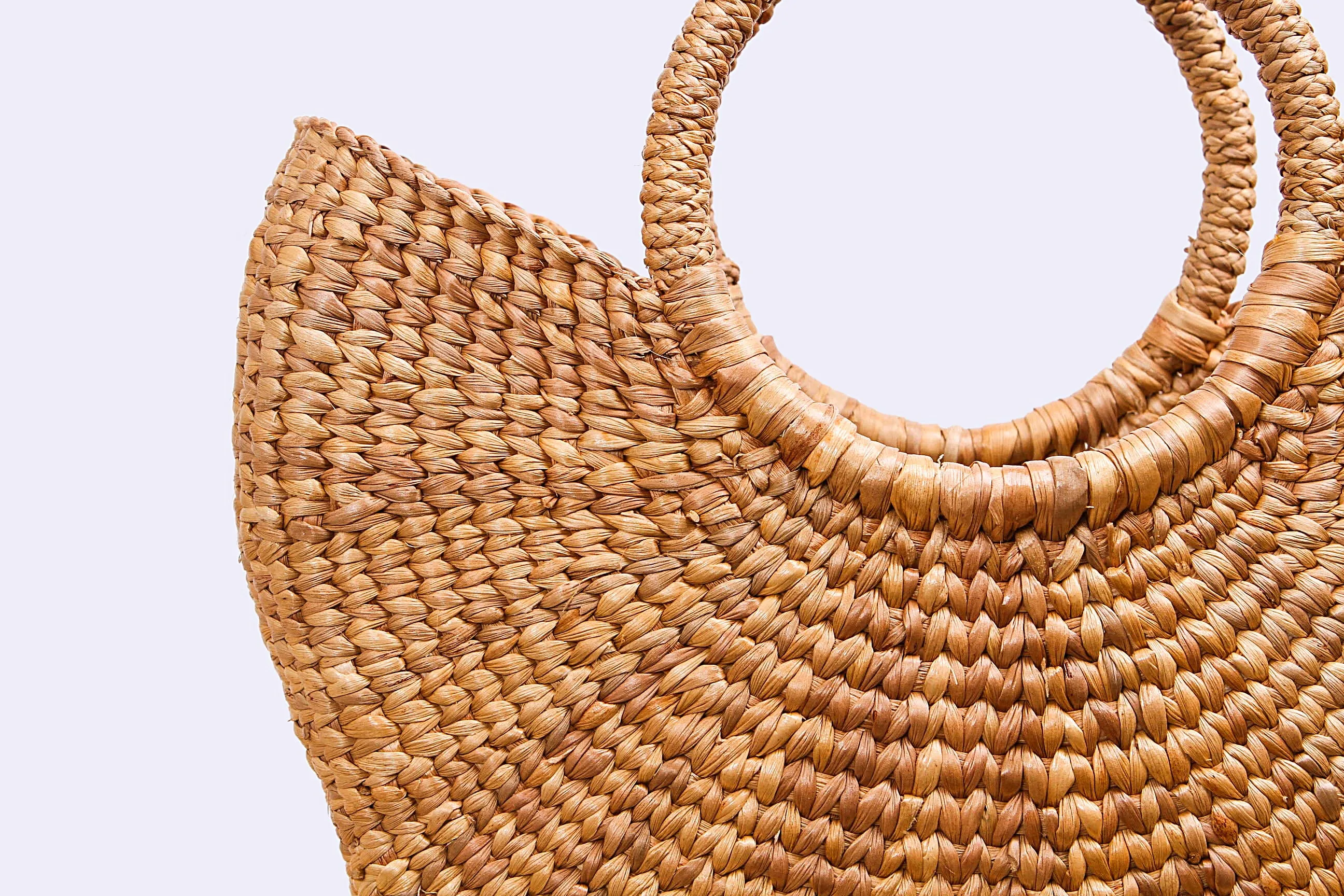 Sil Thin Chao Pha Ya - Natural straw wicker butterfly handbag